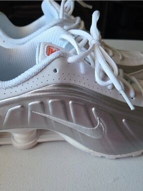 Nike Shox R4 White and Metallic Silver Sneakers